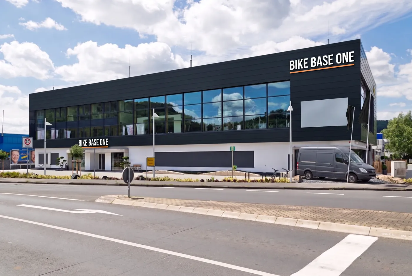 Fassade als Bike Base One